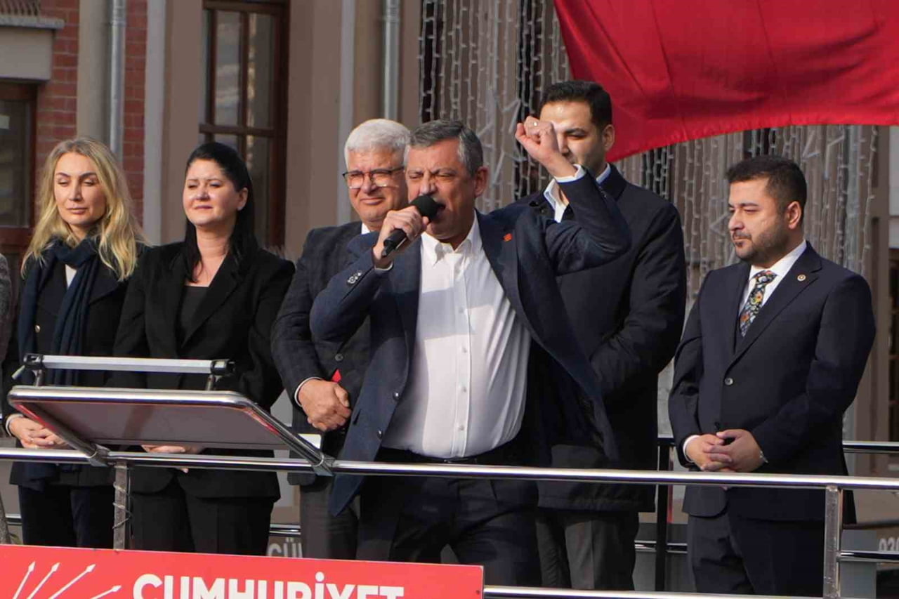 CHP GENEL BAŞKANI ÖZGÜR ÖZEL'İN EDİRNE MİTİNGİNDE YUNANİSTAN VE BULGARİSTAN'IN EKONOMİLERİNİ ÖRNEK...