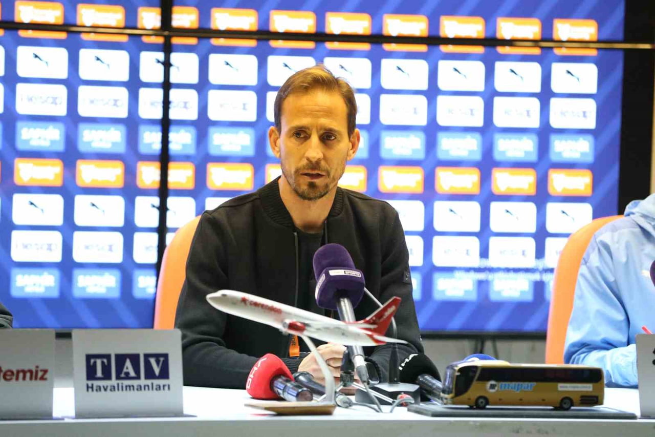 CORENDON ALANYASPOR TEKNİK DİREKTÖRÜ JOAO PEREİRA FATİH KARAGÜMRÜK MAÇININ ARDINDAN "DÜRÜST OLMAK...