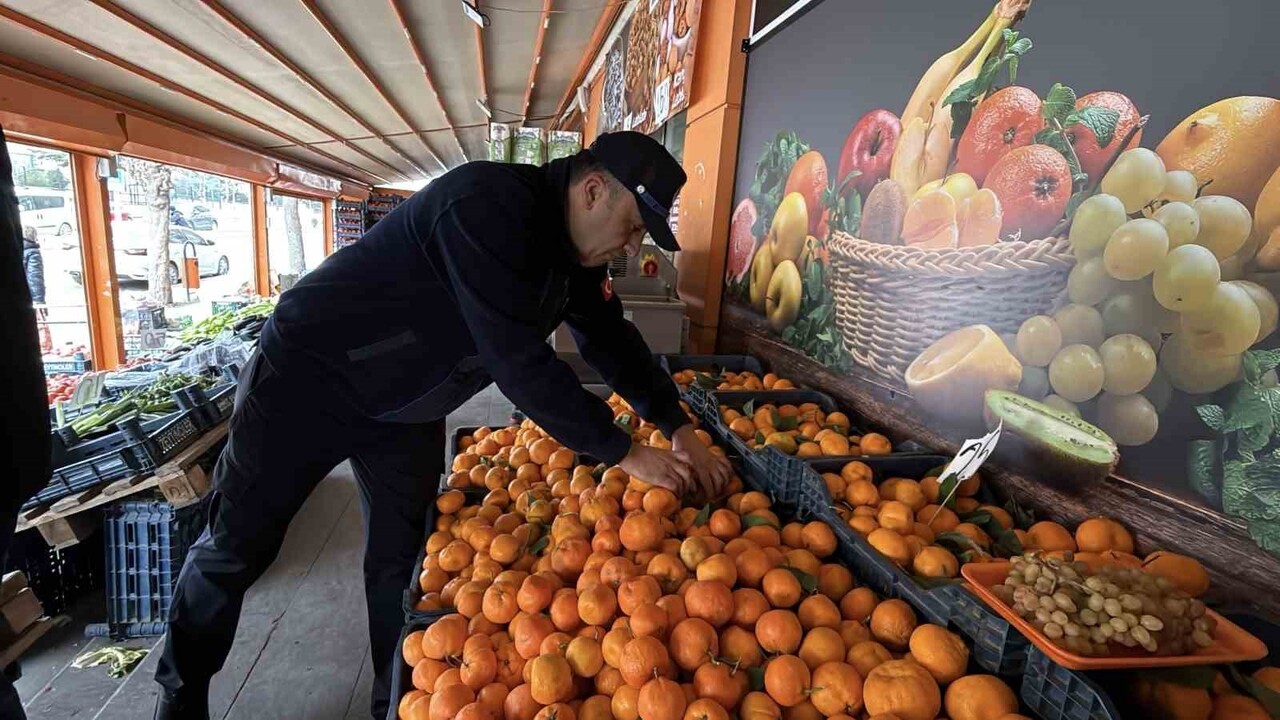 ÇORUM BELEDİYESİ, HALK SAĞLIĞINI KORUMAK VE KAYIT DIŞI TİCARETİN ÖNÜNE GEÇMEK AMACIYLA ŞEHİR...