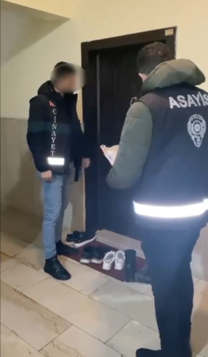 ÇORUM MERKEZLİ 5 İLDE DÜZENLENEN VE ARAÇ SATMAK İSTEYEN 55 VATANDAŞI "SENET HİLESİYLE" DOLANDIRAN...