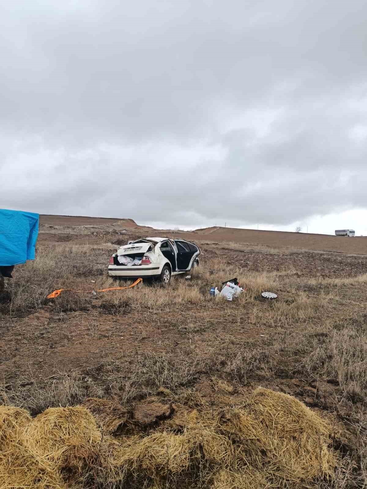 ÇORUM’UN ALACA İLÇESİNE BAĞLI ÇOPRAŞIK KÖYÜ YAKINLARINDA MEYDANA GELEN TRAFİK KAZASINDA KONTROLDEN...