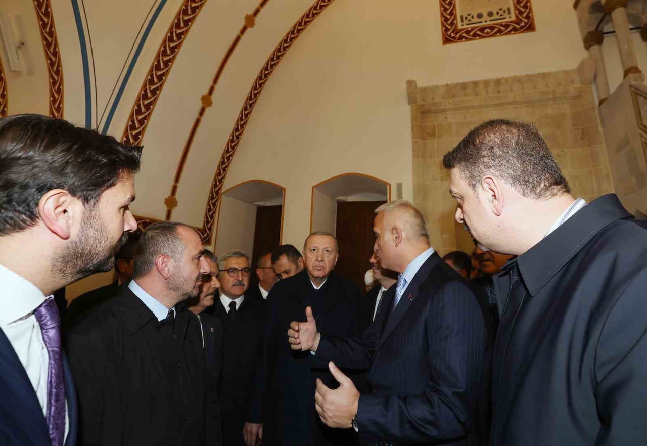 CUMHURBAŞKANI RECEP TAYYİP ERDOĞAN, HATAY’DA DEPREMDE YIKILAN VE İNŞA ÇALIŞMALARIYLA BİRLİKTE...