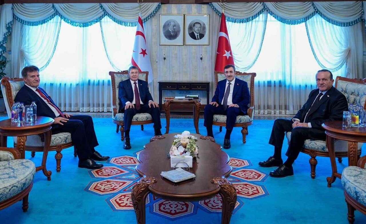 CUMHURBAŞKANI YARDIMCISI CEVDET YILMAZ KKTC BAŞBAKANI ÜNAL ÜSTEL’İ CUMHURBAŞKANI YARDIMCILIĞI...