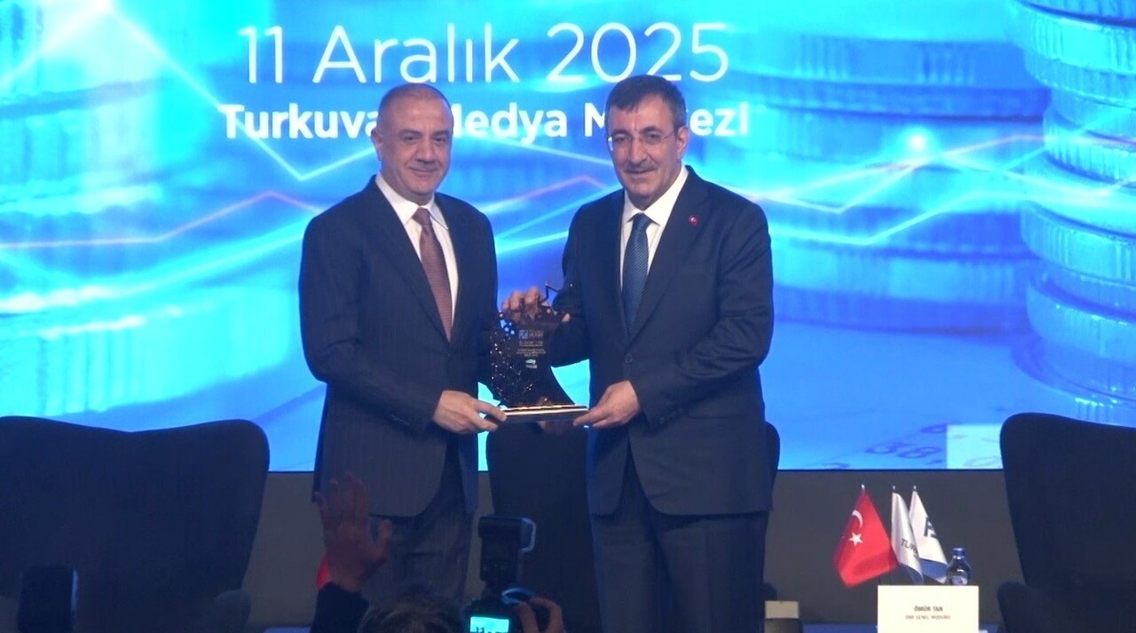 CUMHURBAŞKANI YARDIMCISI CEVDET YILMAZ, "IMF TAHMİNLERİNİN GERÇEKLEŞMESİ DAHİLİNDE DÜNYANIN EN...