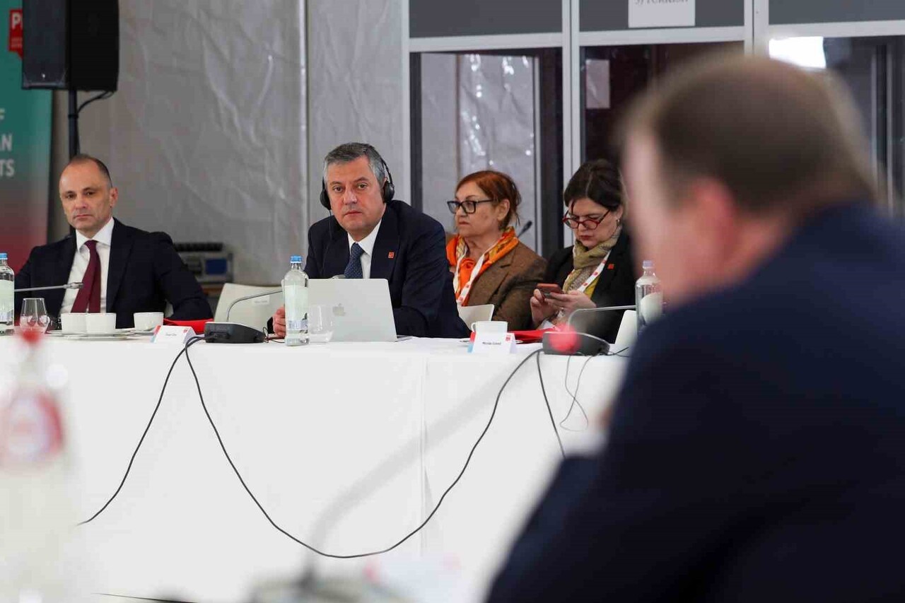 CUMHURİYET HALK PARTİSİ GENEL BAŞKANI ÖZGÜR ÖZEL, AVRUPA SOSYALİST PARTİ LİDERLER TOPLANTISI'NDA...