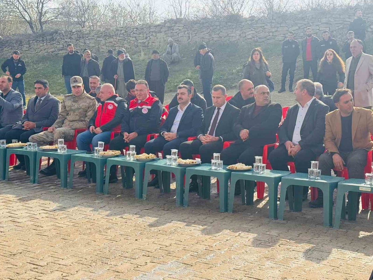 DAĞITIM TÖRENİNE DİCLE KAYMAKAMI MUSTAFA ATIŞ, DİYARBAKIR TARIM VE ORMAN İL MÜDÜRÜ ADİL ALAN...