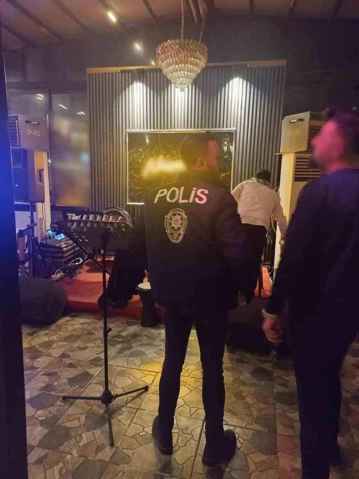 DENETİMLER KAPSAMINDA 38 UMUMA AÇIK İŞYERİ KONTROL EDİLİRKEN, İZİN VERİLEN SAATLER DIŞINDA MÜZİK...