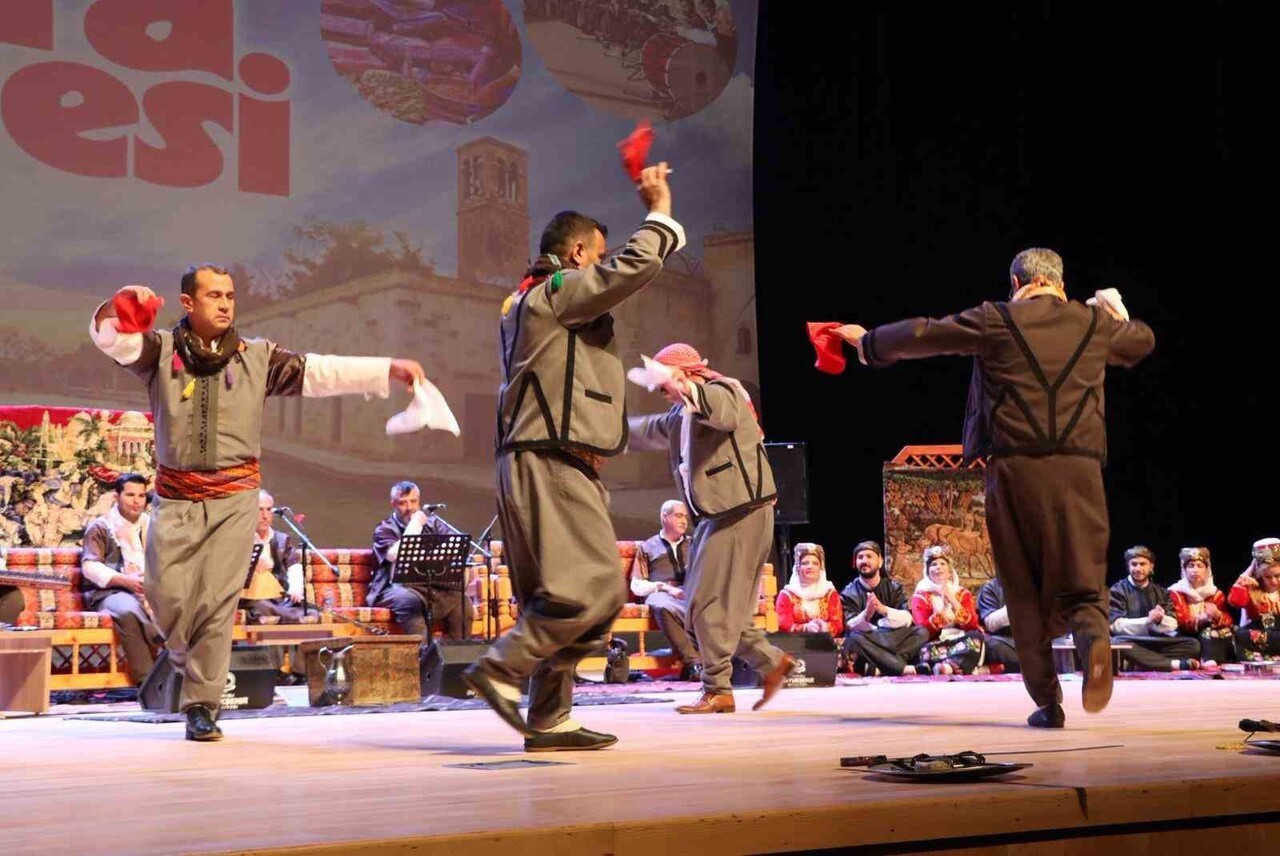 DENİZLİ'DE DÜZENLENEN "URFA SIRA GECESİ" İLE KÜLTÜRLER BULUŞTU