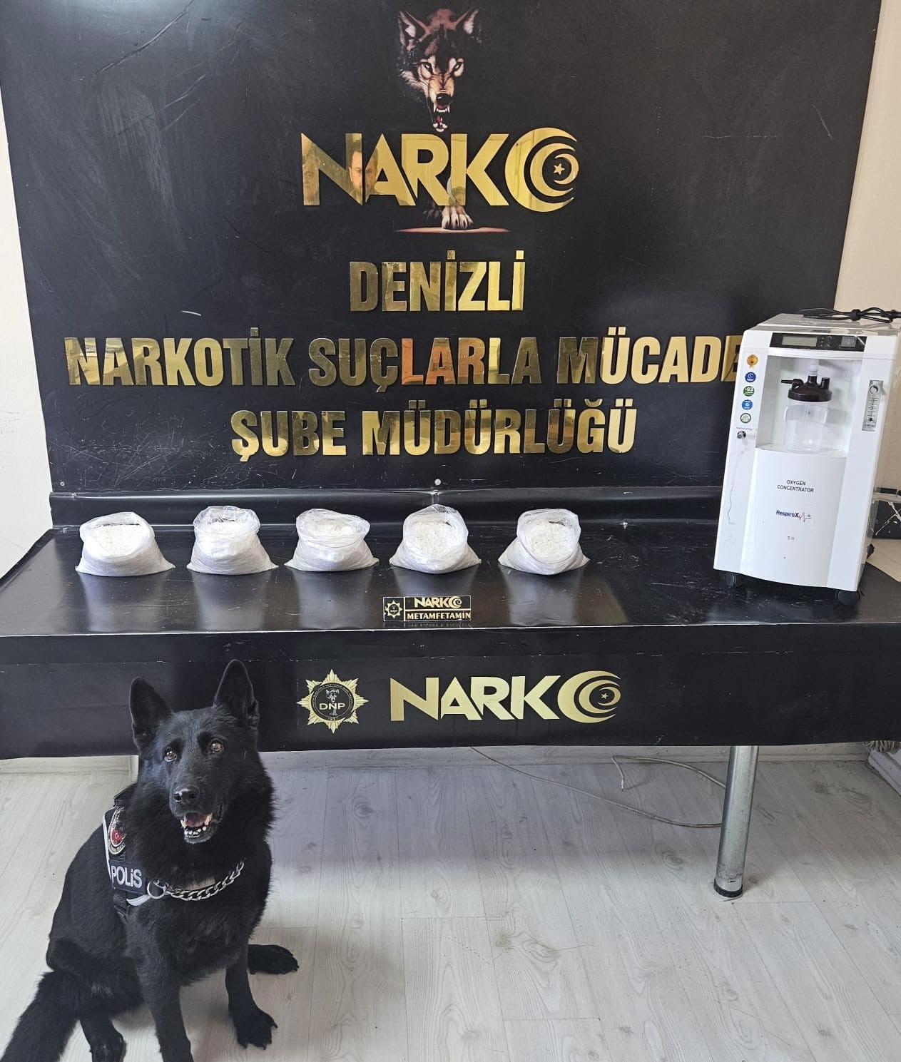 DENİZLİ'DE ZEHİR TACİRLERİNİN UYUŞTURUCU MADDEYİ SAKLAMAK İÇİN BAŞVURDUKLARI YÖNTEM AKILLARA...