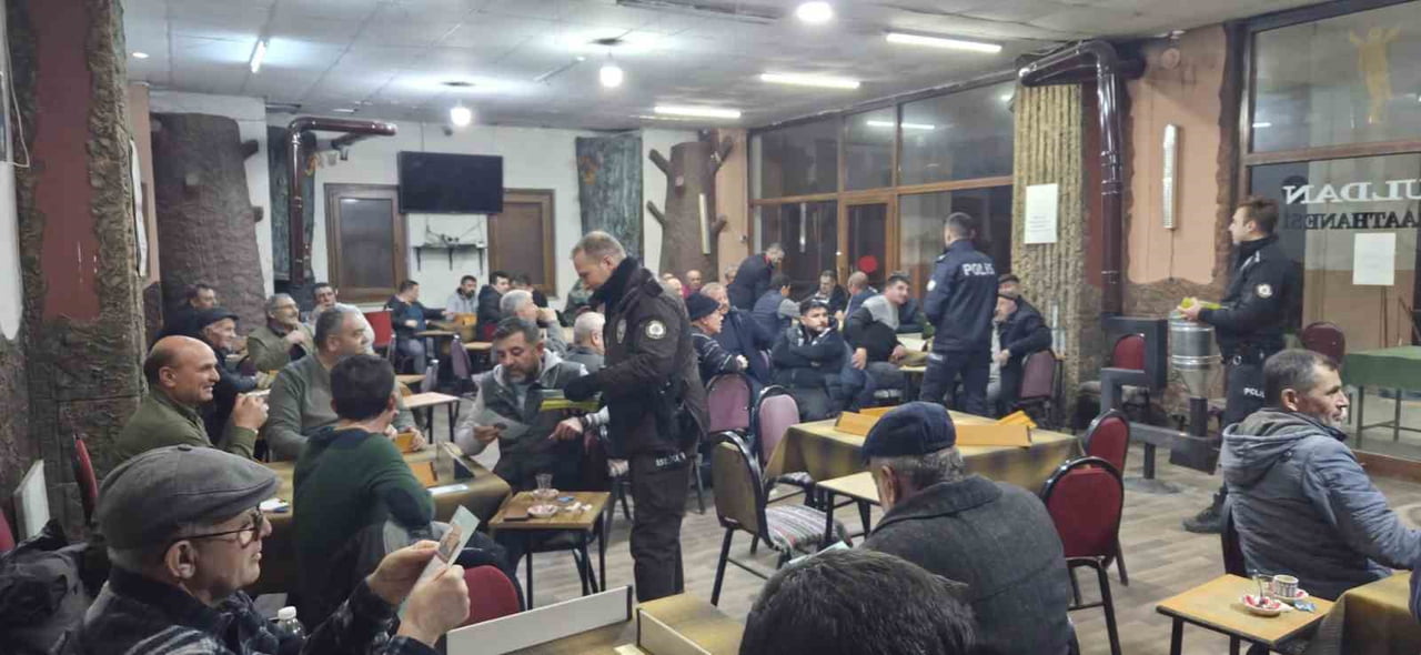 DENİZLİ’DE BULDAN İLÇE EMNİYET MÜDÜRLÜĞÜ TARAFINDAN KAHVEHANELERDE BİLGİLENDİRME YAPILARA...