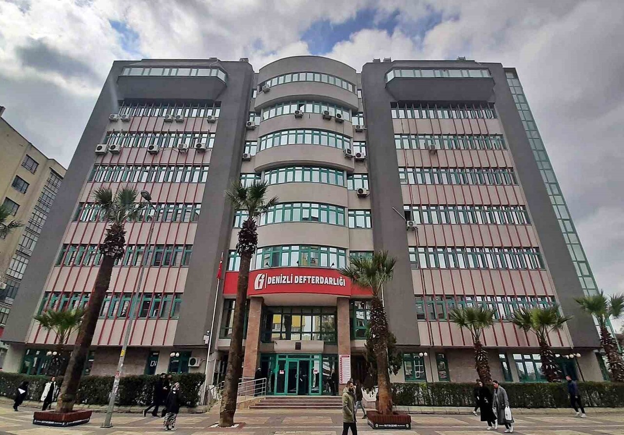 DENİZLİ DEFTERDARLIĞI TARAFINDAN MÜKELLEF HİZMETLERİNDE YERİNDEN YÖNETİM ANLAYIŞINI GÜÇLENDİRMEK...