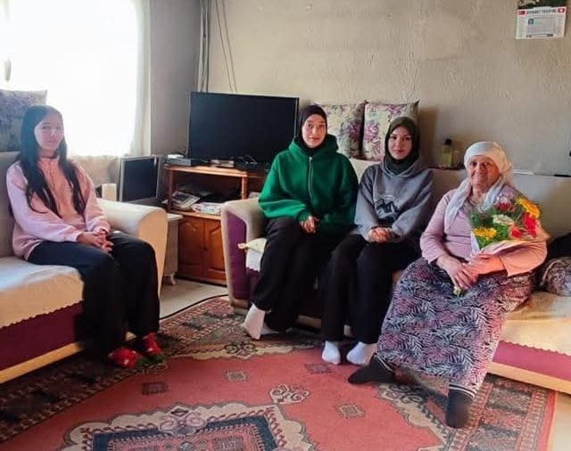 DENİZLİ’NİN ÇAL İLÇESİNDE "FİDANLAR ÇINARLARLA BULUŞUYOR" PROJESİ KAPSAMINDA ÖĞRENCİLER İLE...