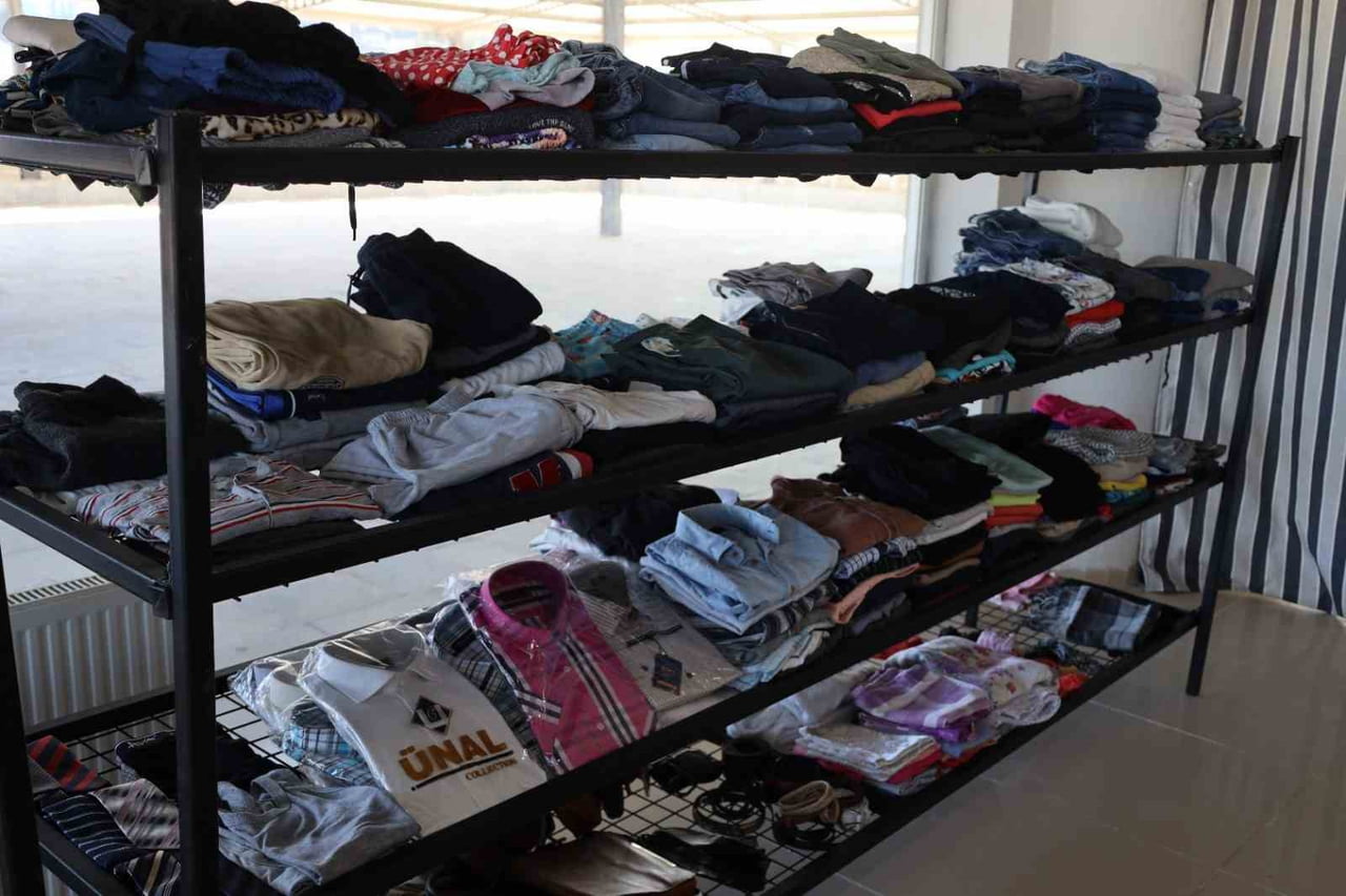 DENİZLİ’NİN KALE İLÇESİNDE YAŞAYAN İHTİYAÇ SAHİBİ VATANDAŞLARIN TEMEL İHTİYAÇLARINA DAHA HIZLI VE...