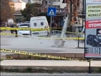 DENİZLİ’NİN PAMUKKALE İLÇESİNDE, TRAFİK IŞIKLARINDA SAHİPSİZ VALİZ, ŞÜPHE ÜZERİNE BOMBA İMHA...