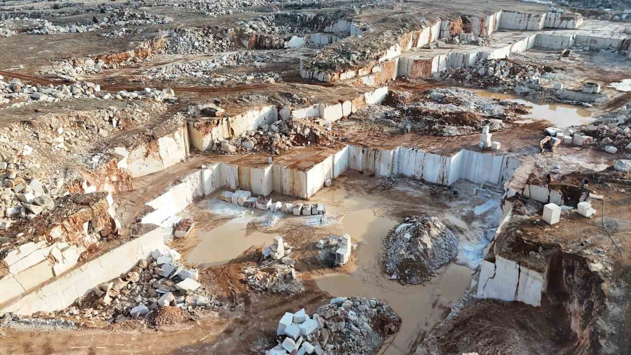 DEPREM BÖLGESİ MALATYA’DAN ÇİN VE HİNDİSTAN’A MİLYON DOLARLIK MERMER İHRACATI