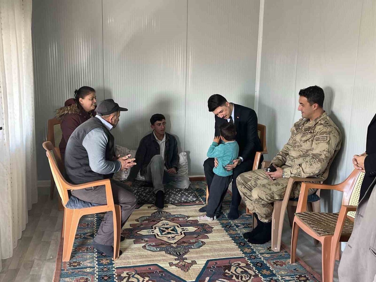 DİGOR KAYMAKAMI KAHRAMAN KÖYLERDE VATANDAŞLARLA BULUŞUYOR(KARS-İHA)