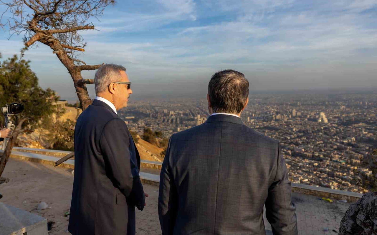DIŞİŞLERİ BAKANI HAKAN FİDAN, KASYUN DAĞI'NDAN SURİYE'NİN BAŞKENTİ ŞAM'I SEYRETTİ.