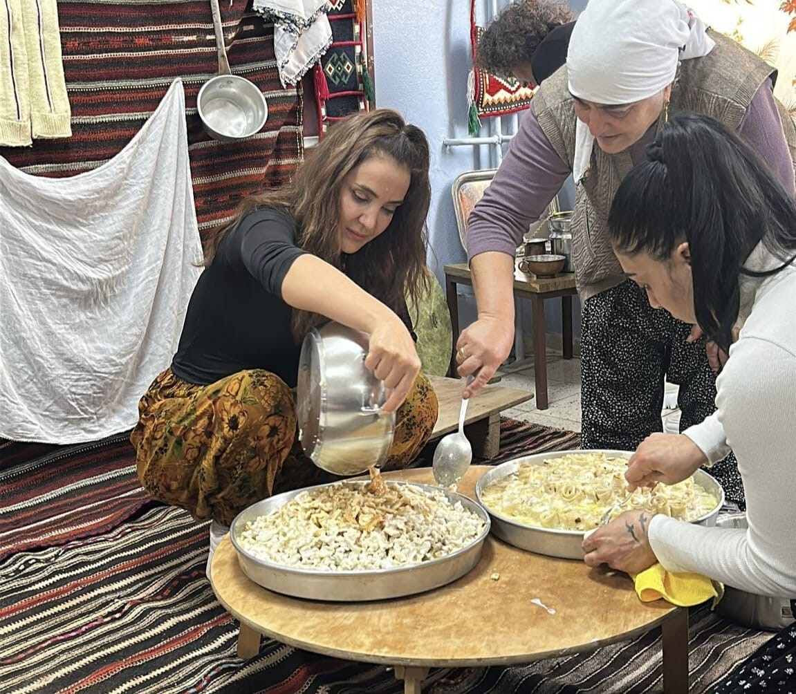 DİYAP AĞA İLKOKULU'NDA YERLİ MALI HAFTASI, YÖRESEL LEZZETLER, GELENEKSEL KIYAFETLER VE NOSTALJİK...