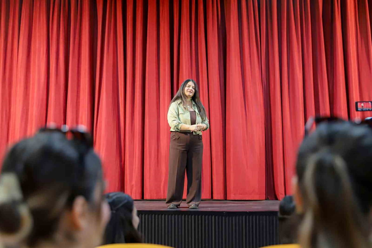 DİYARBAKIR BÜYÜKŞEHİR BELEDİYESİNİN, KADINLARIN DİJİTAL TEKNOLOJİLERE ERİŞİMİNİ ARTIRMAK VE...