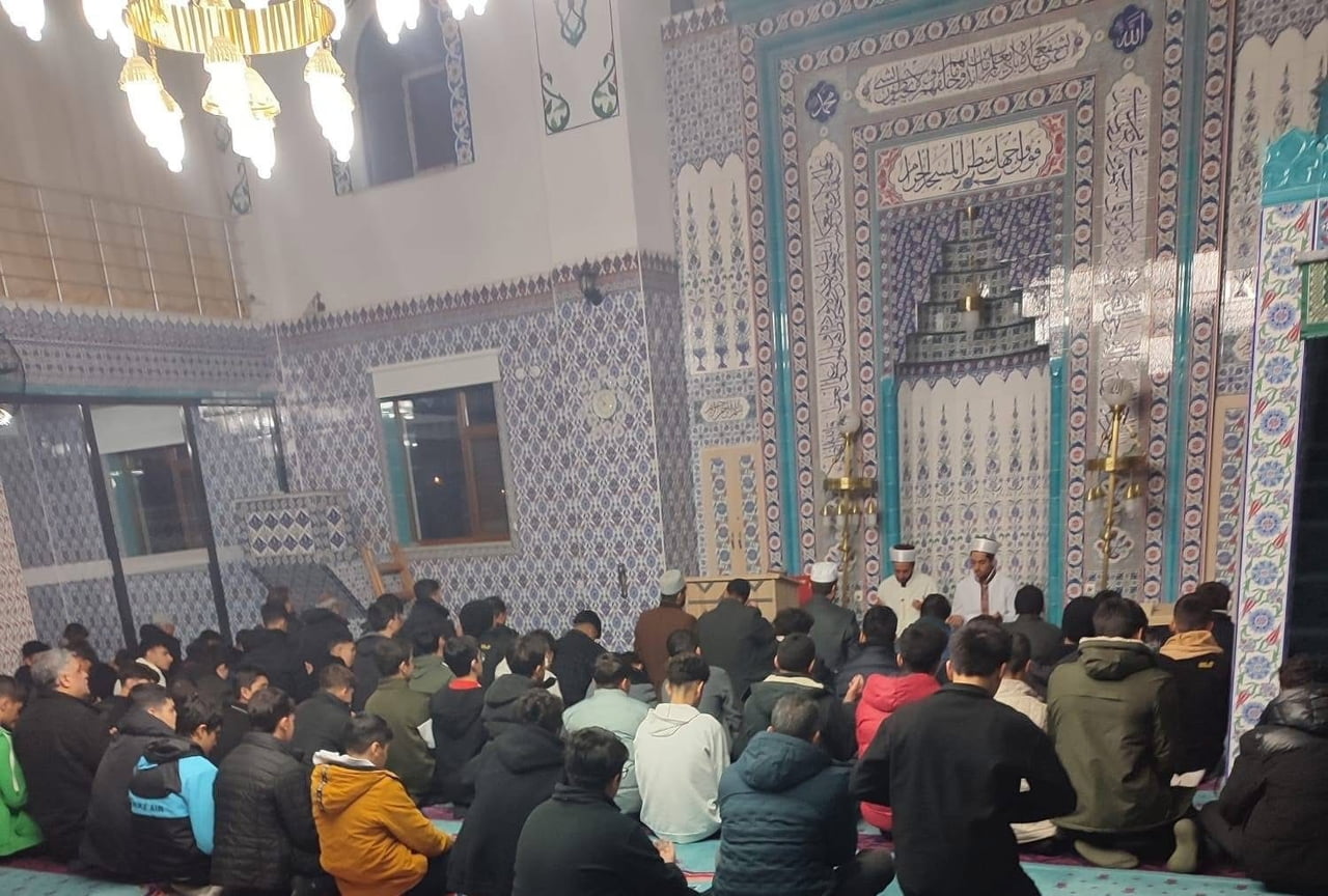 DİYARBAKIR’IN ÇERMİK İLÇE MÜFTÜLÜĞÜ TARAFINDAN SABAH NAMAZINDA, CAMİ-GENÇLİK BULUŞMASI...