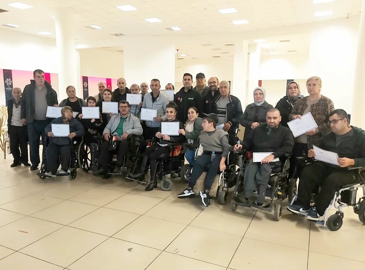 DÜNYA ENGELLİLER GÜNÜ KAPSAMINDA AYDIN BEDENSEL ENGELLİLER SPOR KULÜBÜ ÜYELERİ, AFAD AYDIN İL...