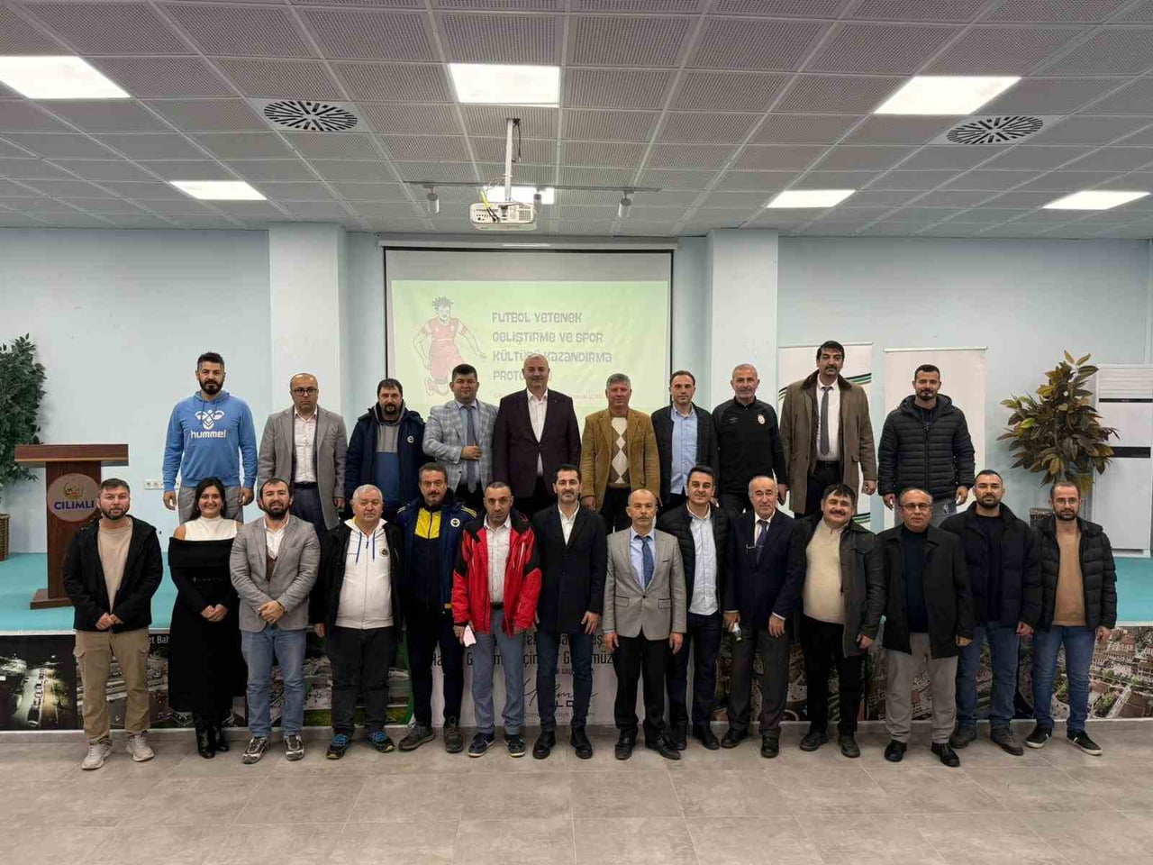 DÜZCE'NİN ÇİLİMLİ İLÇESİNDE BELEDİYE VE İLGİLİ KURUMLAR İLE SPOR OKULLARI ARASINDA "EĞİTİMDE...