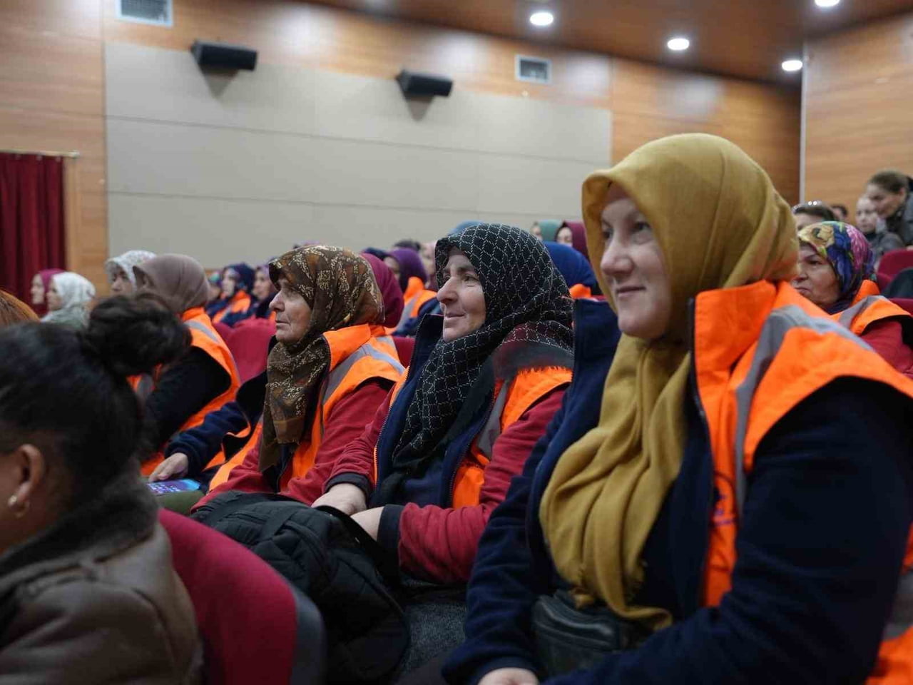 DÜZCE BELEDİYESİ’NDE GÖREV YAPAN KADIN PERSONELE, DÜZCE İL EMNİYET MÜDÜRLÜĞÜ TARAFINDAN YÜRÜTÜLEN...