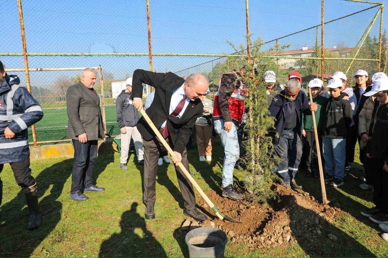 DÜZCE BELEDİYESİ TARAFINDAN DÜZENLENEN ETKİNLİKTE, BAHÇEŞEHİR BÖLGESİ DEMETEVLER MAHALLESİ’NDE 52...