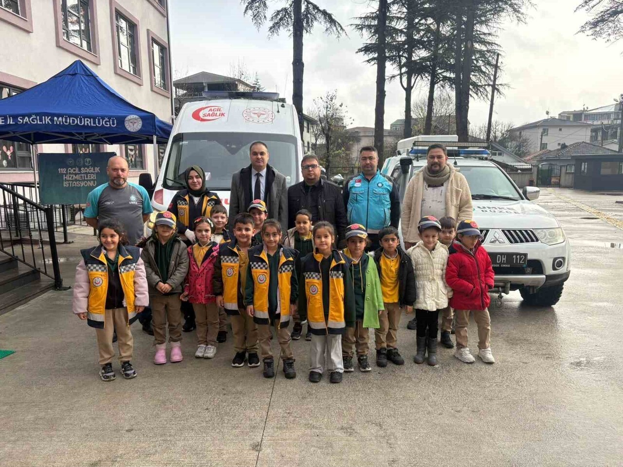 DÜZCE MERKEZ IŞIK İLKOKULUNDA GERÇEKLEŞTİRİLEN “SAĞLIKLI ÇOCUK, SAĞLIKLI GELECEK” ETKİNLİĞİ...