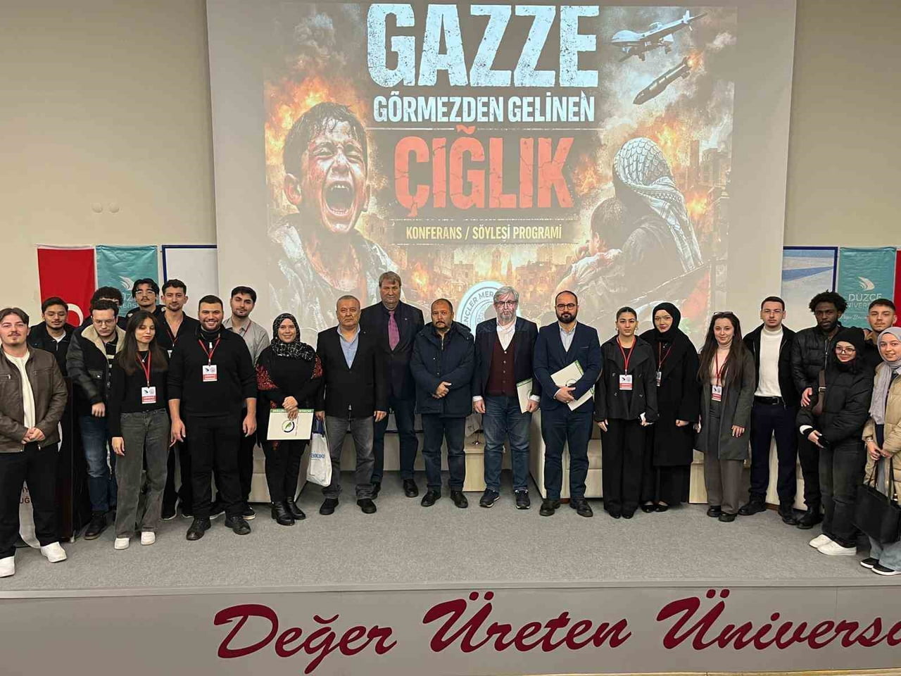 DÜZCE ÜNİVERSİTESİ GENÇLER MEREK EDİYOR TOPLULUĞU TARAFINDAN GAZZE’DE YAŞANANLARA DİKKAT ÇEKMEK...