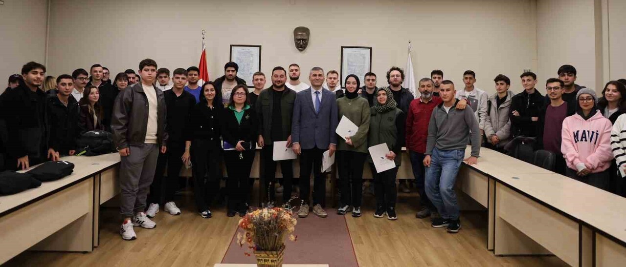 DÜZCE ÜNİVERSİTESİ ORMANCILIK MESLEK YÜKSEKOKULU TARAFINDAN DÜZENLENEN “MEZUN ÖĞRENCİ BULUŞMASI:...