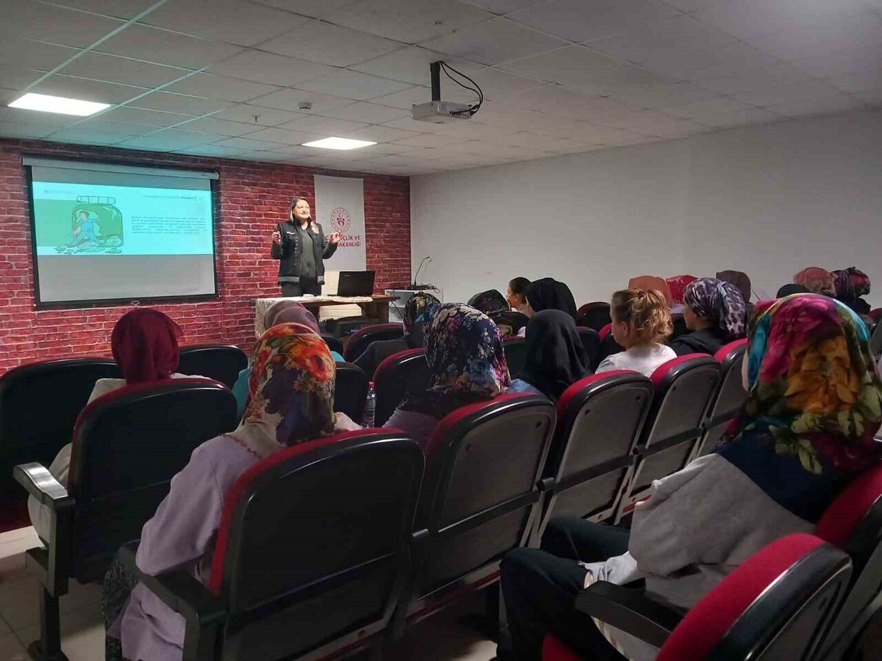 DÜZCE ÜNİVERSİTESİNDE OKUYAN ÖĞRENCİLERİN KALDIĞI ZAHİDÜL KEVSERİ VE MAHPEYKER SULTAN YURDUNDA...