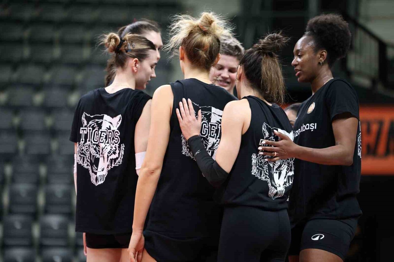 ECZACIBAŞI DYNAVİT, VODAFONE SULTANLAR LİGİ'NİN 9. HAFTASINDA YARIN ZEREN SPOR'U KONUK EDECEK.