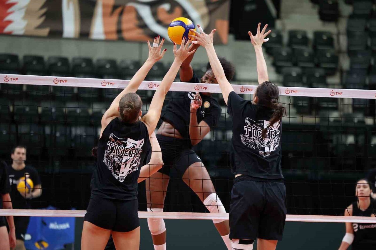 ECZACIBAŞI DYNAVİT, VODAFONE SULTANLAR LİGİ'NİN 9. HAFTASINDA YARIN ZEREN SPOR'U KONUK EDECEK.