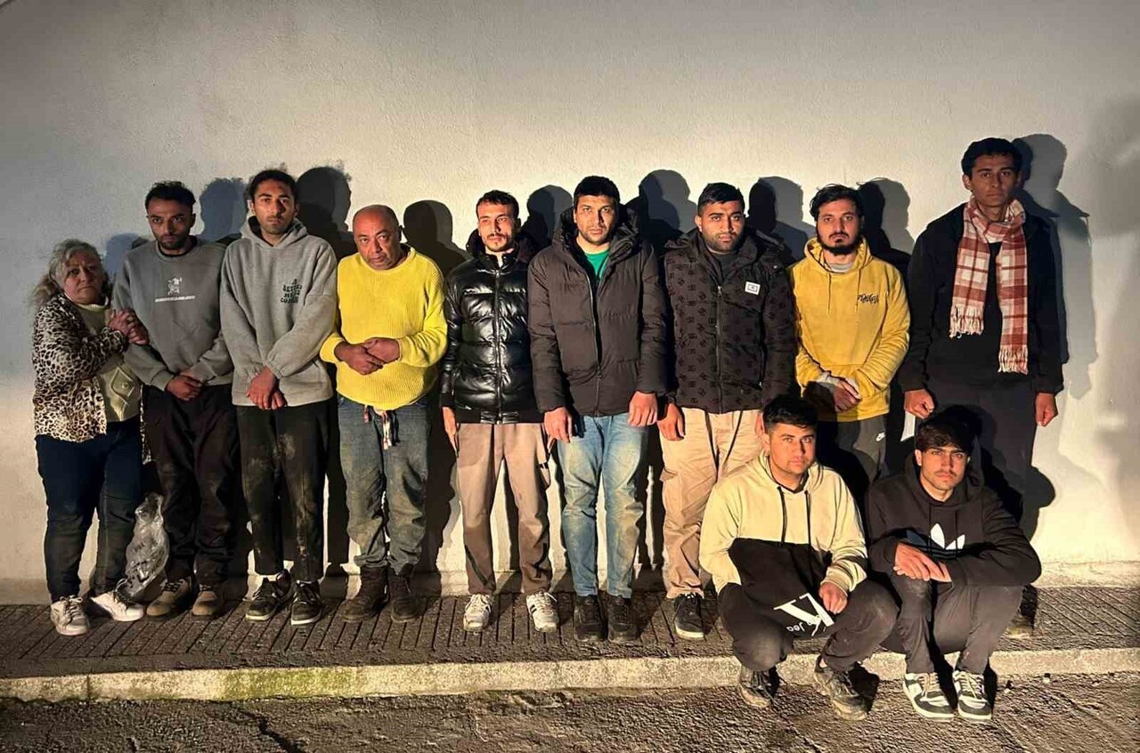 EDİRNE’DE ARALARINDA ÇOCUK VE KADINLARIN OLDUĞU 32 KAÇAK GÖÇMEN YUNANİSTAN’A KAÇAMADAN...