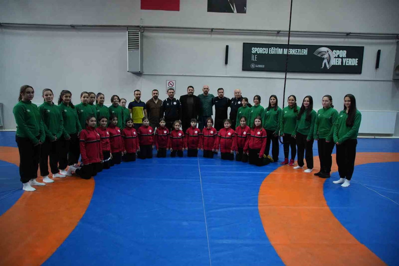 EDİRNE’DE ATA SPORU GÜREŞLE GELECEĞİN ŞAMPİYONLARI YETİŞİYOR