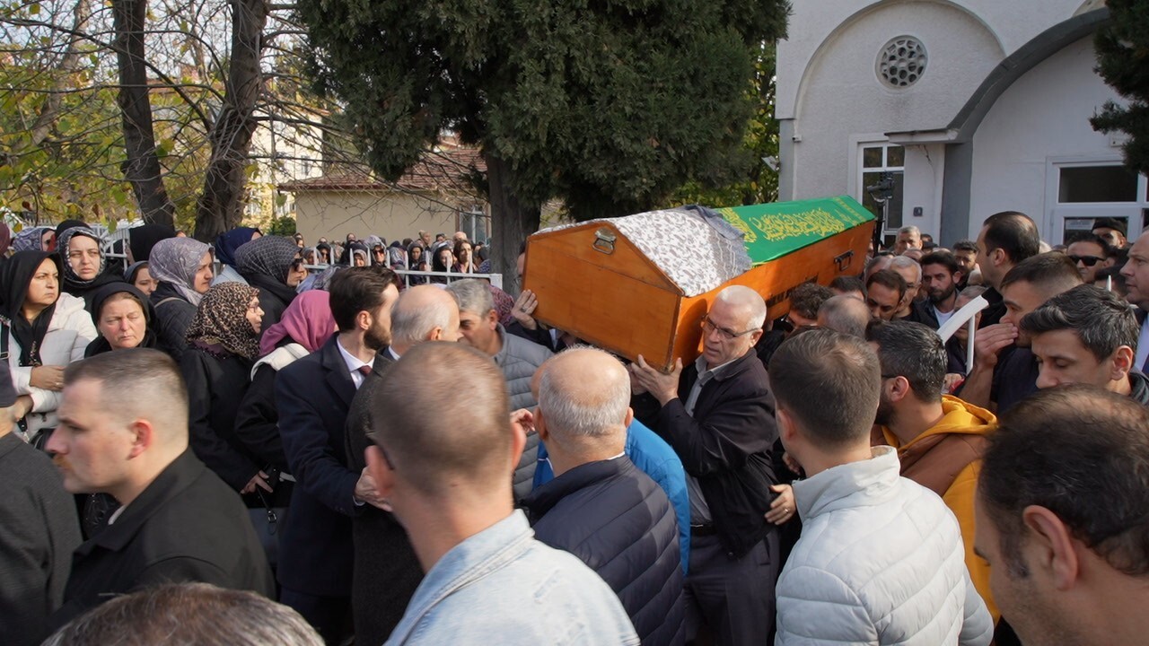 EDİRNE’DE YÜKSEKTEN DÜŞEREK HAYATINI KAYBEDEN 1 ÇOCUK ANNESİ 35 YAŞINDAKİ SELDA ÖZKAN İLTE...