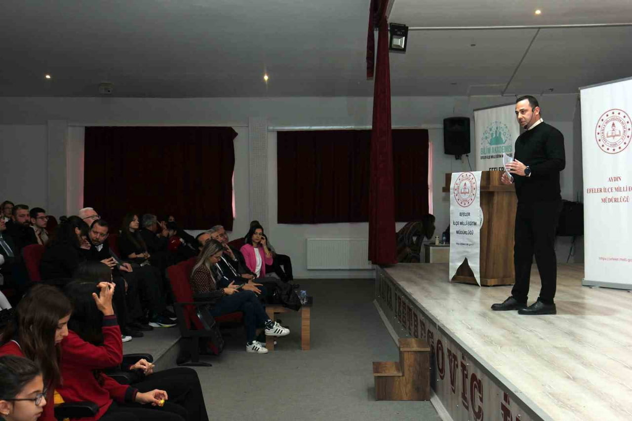 EFELER İLÇE MİLLİ EĞİTİM MÜDÜRLÜĞÜ TARAFINDAN DÜZENLENEN İLÇE ÖĞRENCİ MECLİSİ AÇILIŞ PROGRAMI'NDA...