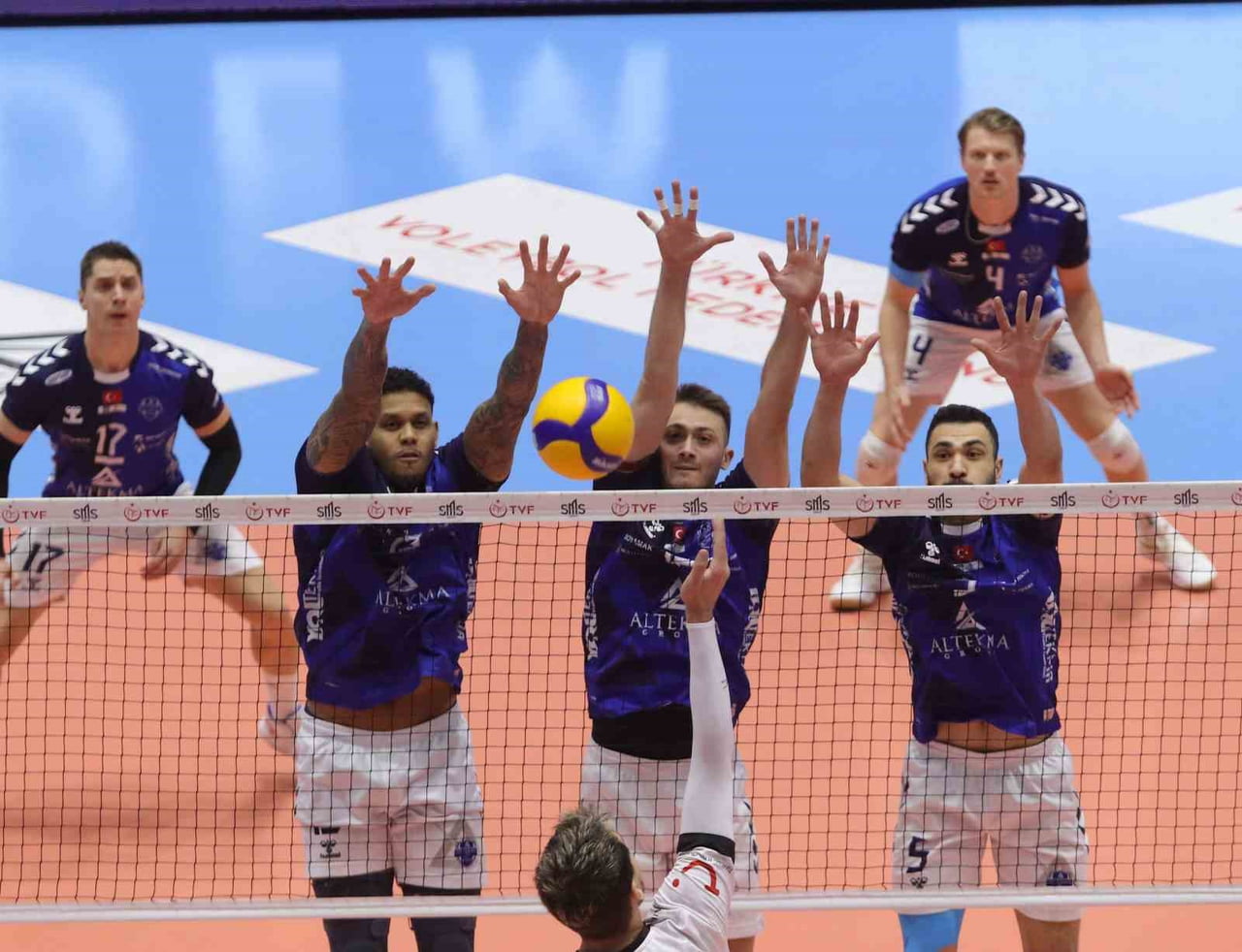 EFELER LİGİ 13. HAFTA KARŞILAŞMASINDA ALTEKMA, SAHASINDA ALANYA BELEDİYESPOR’U 3-2 MAĞLUP...