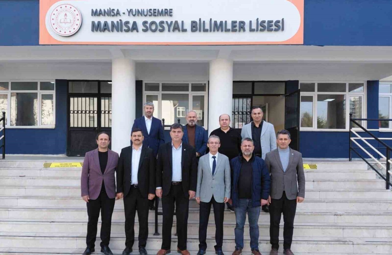 EĞİTİM-BİR-SEN MANİSA 1 NO’LU ŞUBE BAŞKANI AHMET YASAV VE YÖNETİM KURULU ÜYELERİ, YUNUSEMRE...
