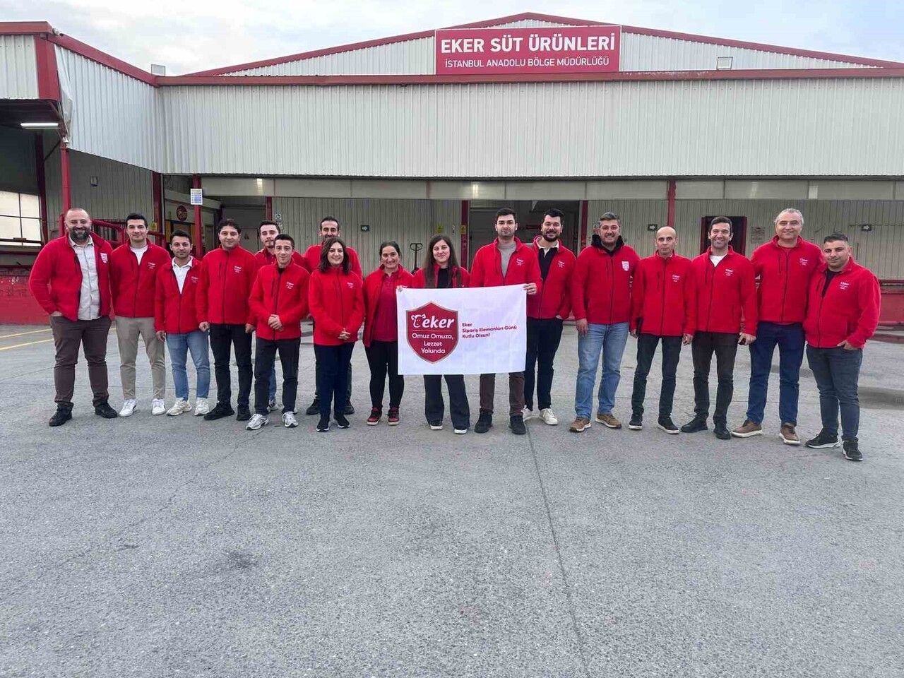 EKER, SEVİLEN ÜRÜNLERİNİN TÜKETİCİYE EN TAZE VE EN DOĞRU ŞEKİLDE ULAŞMASINI SAĞLAYAN SİPARİŞ...