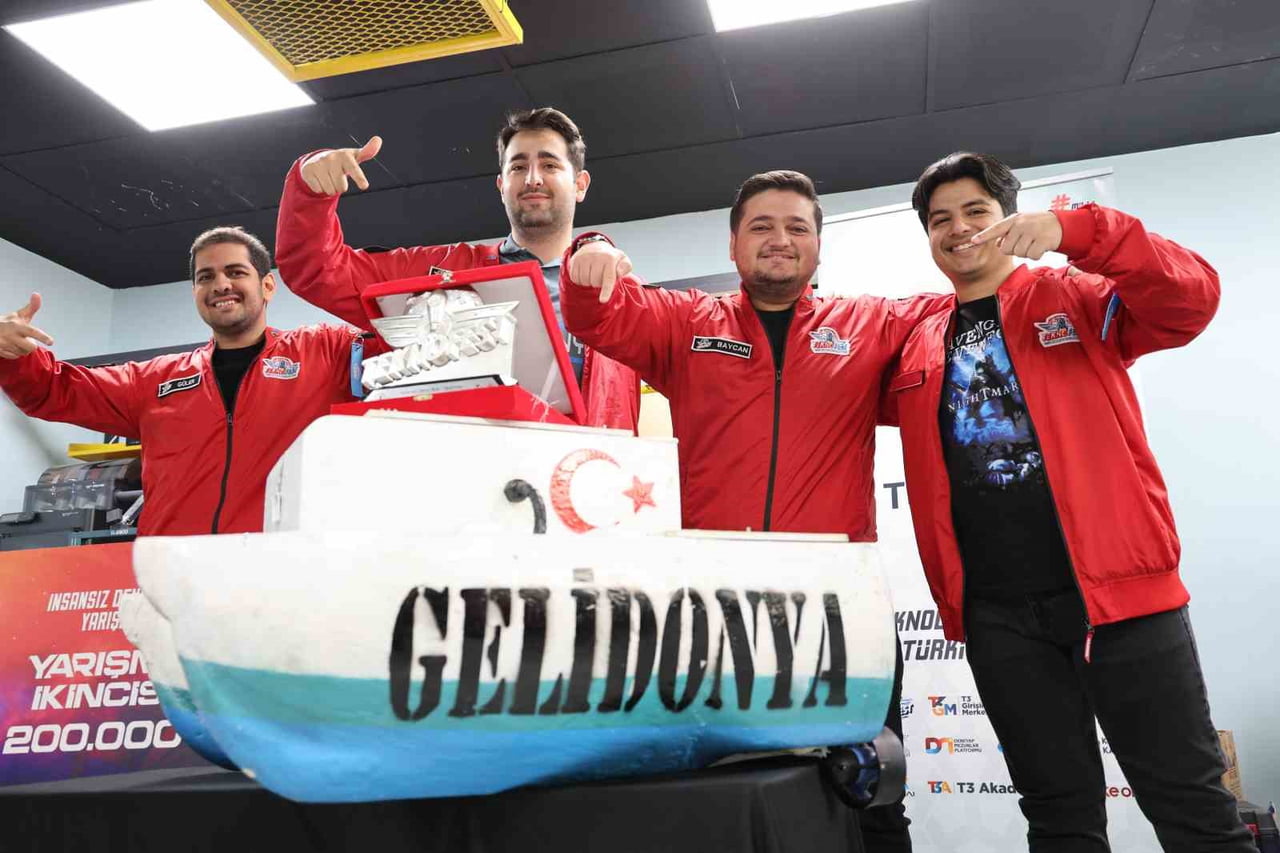 ELAZIĞ'DA DENEYAP TEKNOLOJİ ATÖLYELERİNDE GELİŞTİRİLEN TAM OTONOM İNSANSIZ SU ÜSTÜ DENİZ ARACIYLA...