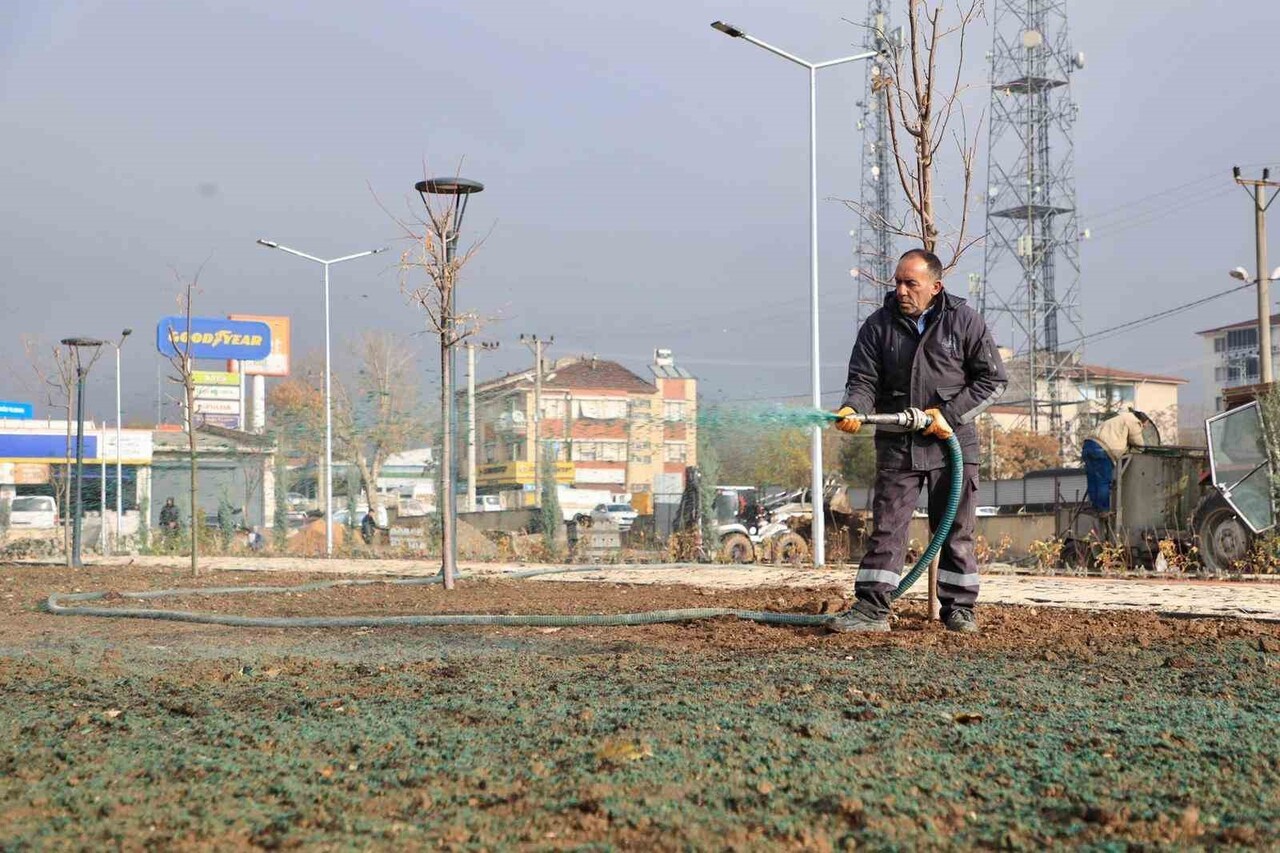 ELAZIĞ BELEDİYESİ TARAFINDAN HAYATA GEÇİRİLEN VE ŞEHRİN DOĞUSUNA NEFES OLACAK DOĞU PARK PROJESİNDE...