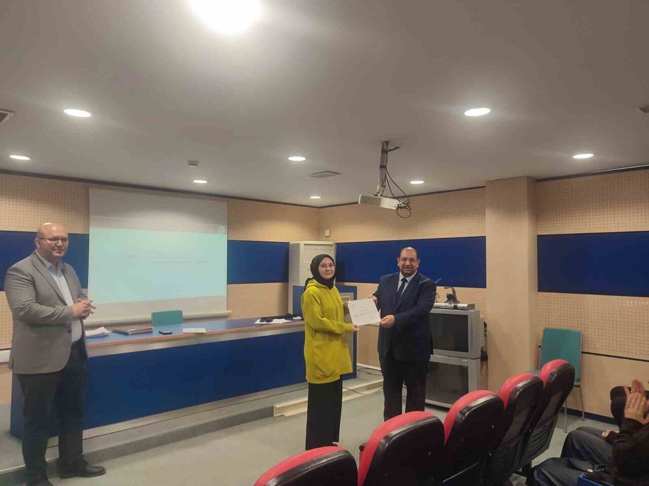 ELAZIĞ’DA BİRİNCİ BASAMAK SAĞLIK HİZMETLERİ TEMEL EĞİTİMLERİ KONULU SEMİNER