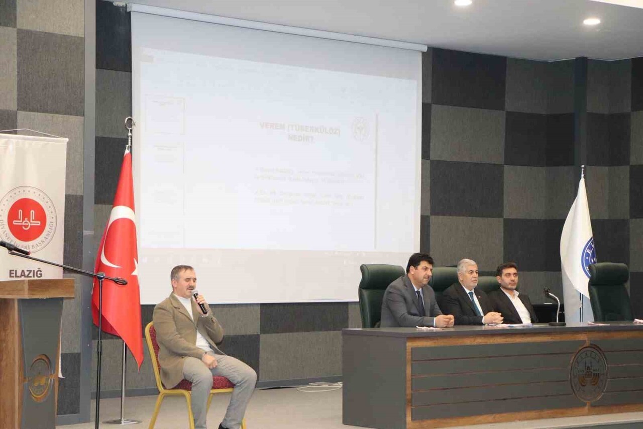 ELAZIĞ’DA DİN GÖREVLİLERİNİN KATILIMI İLE TOPLANTI