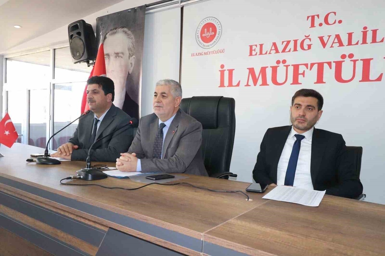 ELAZIĞ’DA KUR’AN KURSLARI ARALIK AYI MUTAT TOPLANTISI