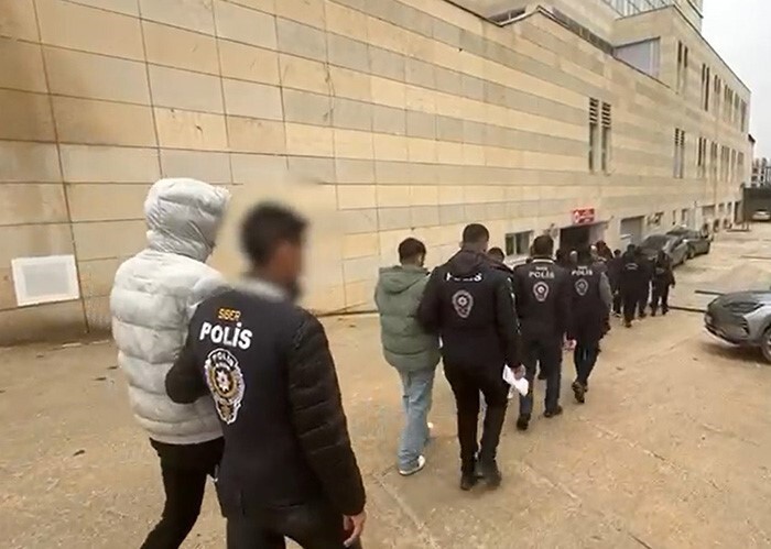 ELAZIĞ MERKEZLİ 4 İLDE YASADIŞI BAHİS OPERASYONUNDA 13 ŞÜPHELİ GÖZALTINA ALINDI.