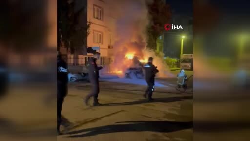 Elektrikli otomobil alev topuna döndü