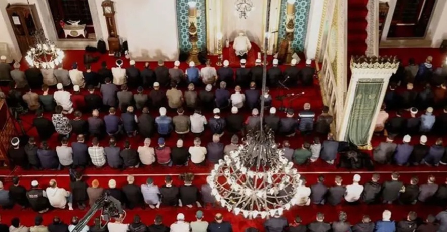 En Yeni Cuma Mesajları ve Sözleri: 2025 Yılına Özel, Ayetli, Hadisli ve Duygu Yüklü Cuma Paylaşımları