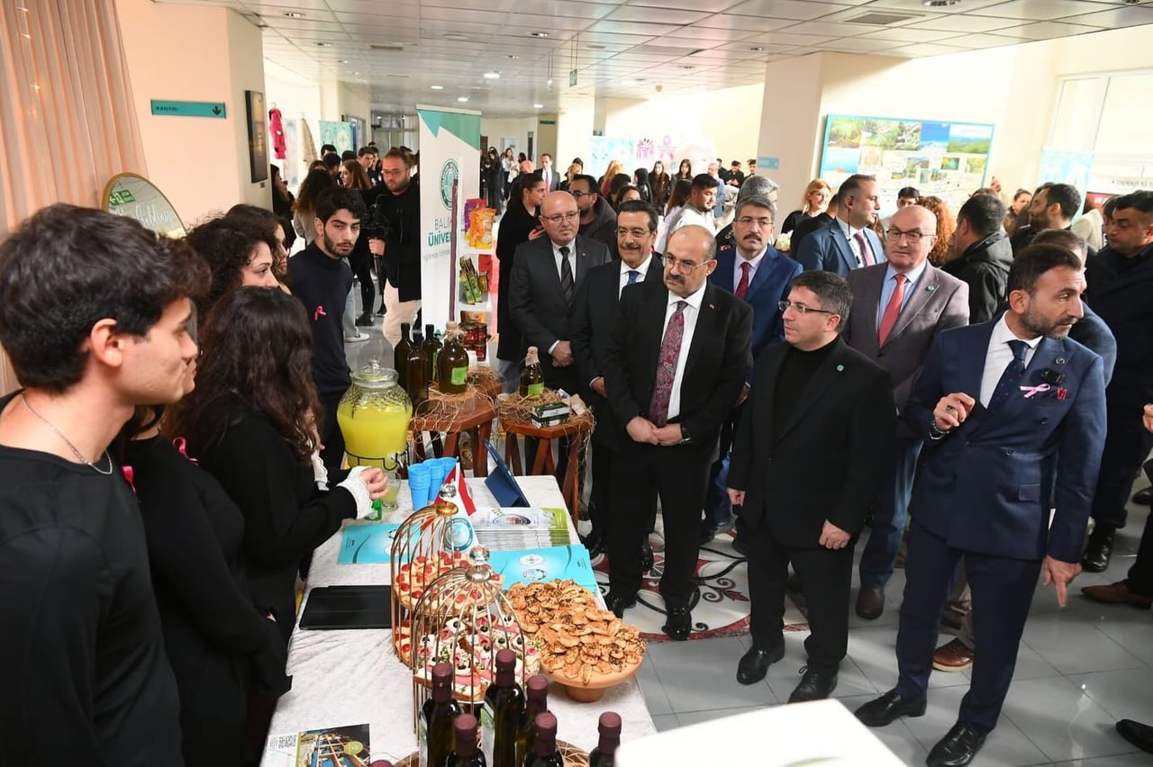 ENDÜSTRİYEL SEKTÖRLER FUARI GENÇLERİ SEKTÖRLE BULUŞTURDU